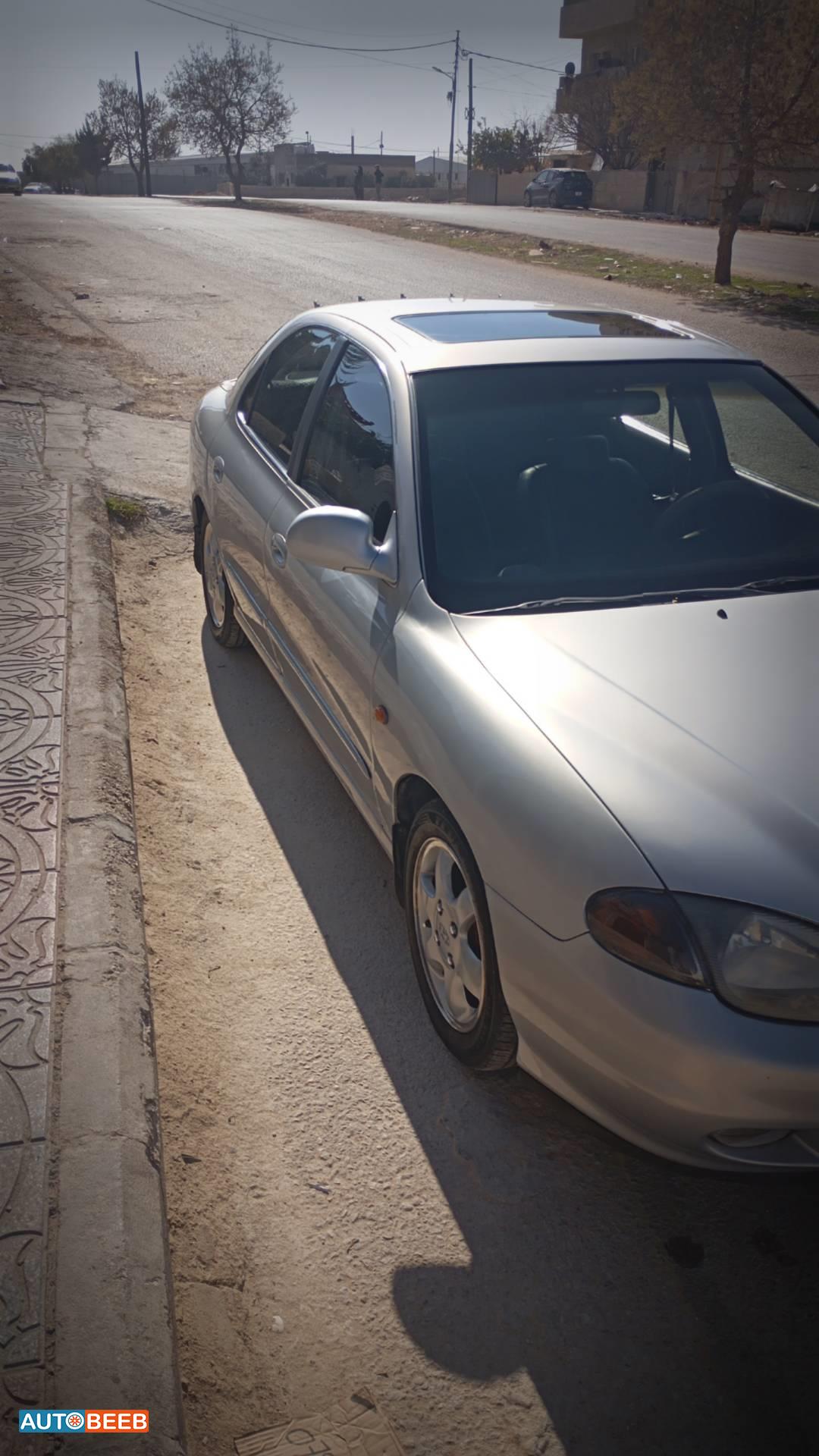 هيونداي افانتي 2000