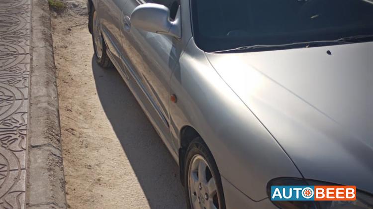 هيونداي افانتي 2000