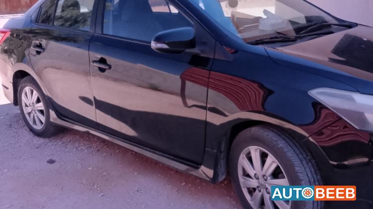 تويوتا ياريس 2015