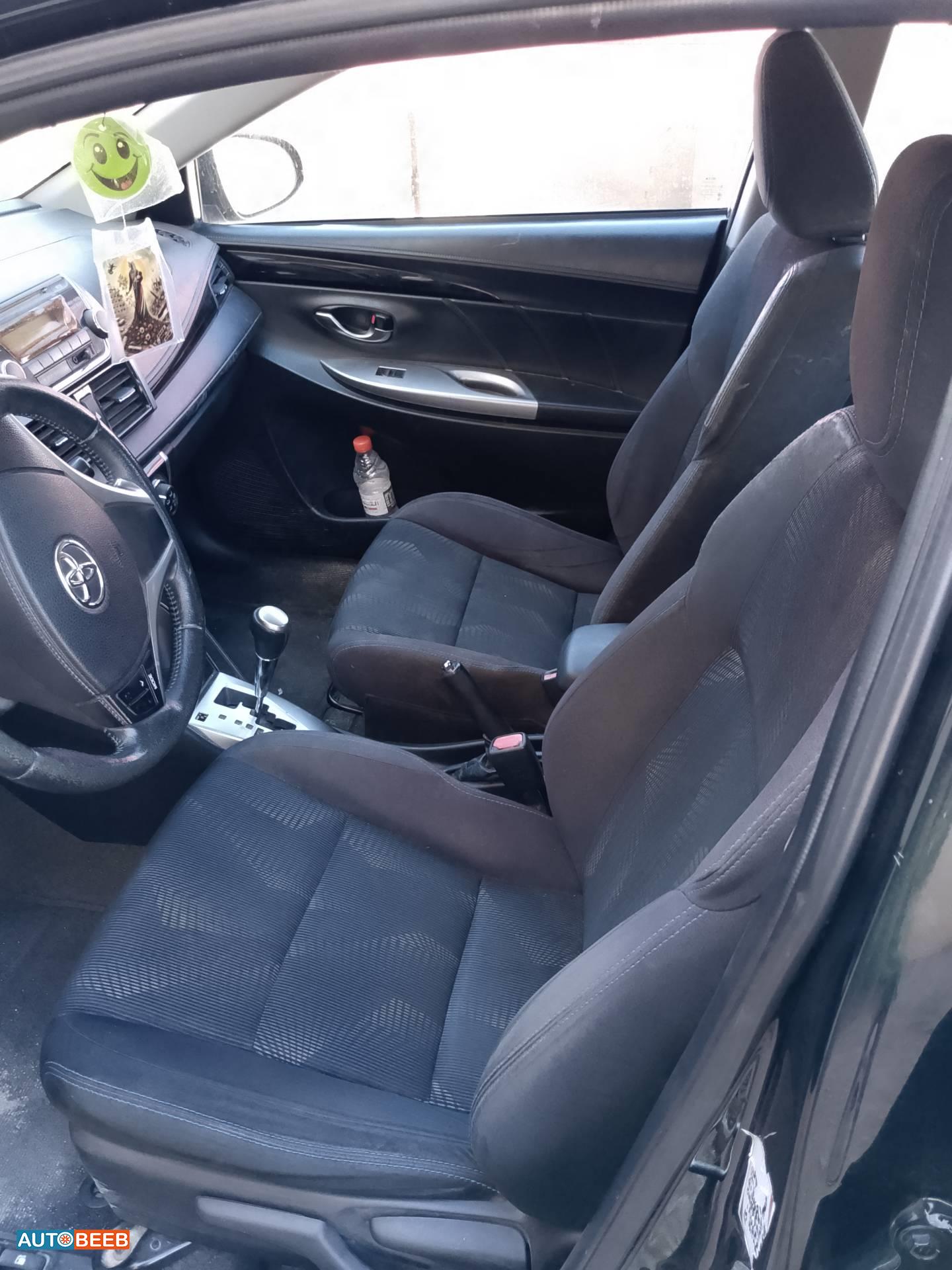 تويوتا ياريس 2015