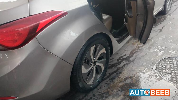 Hyundai Elantra 2015