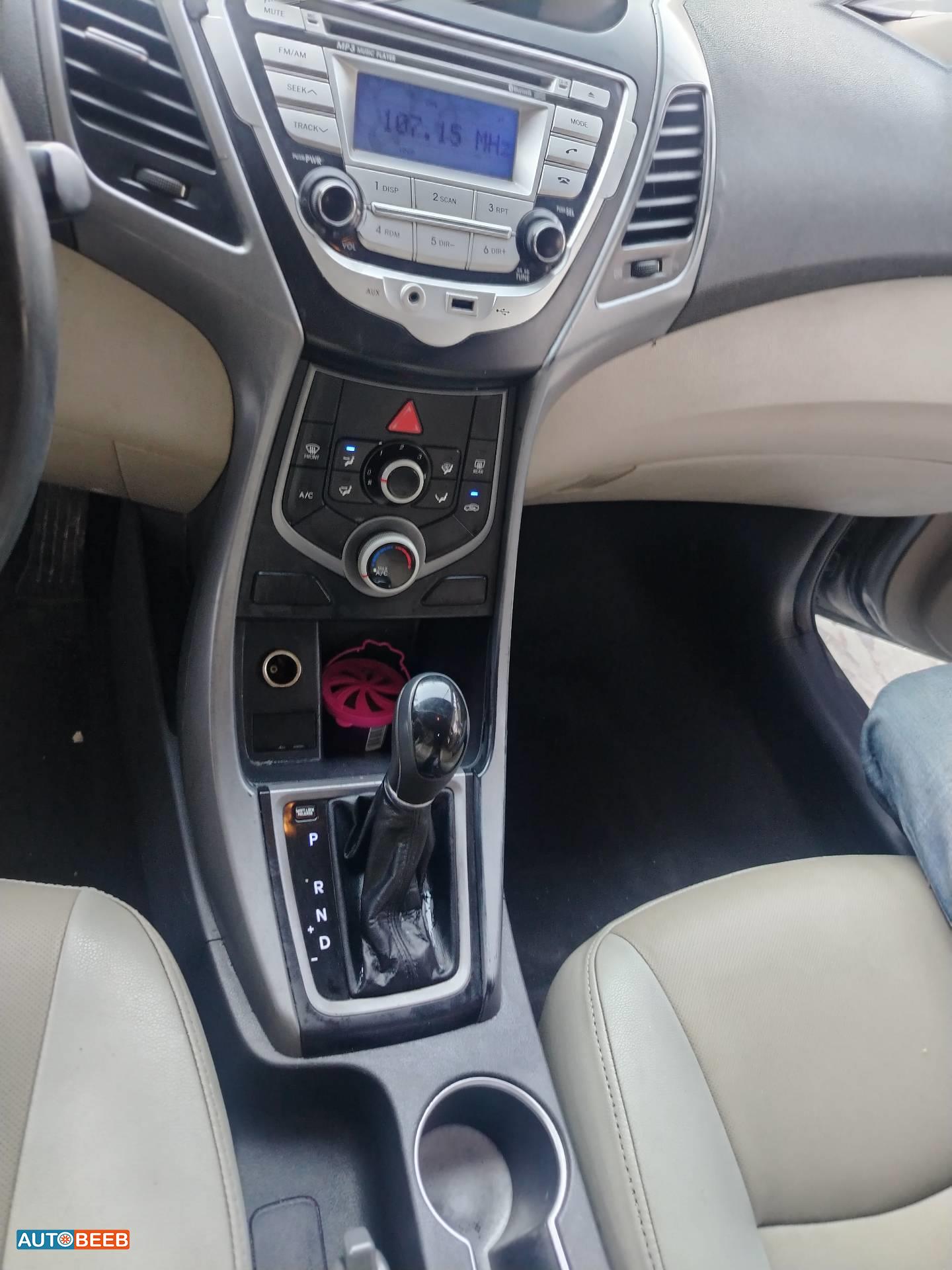 Hyundai Elantra 2015