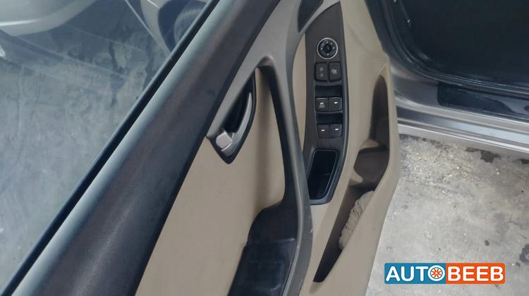 Hyundai Elantra 2015