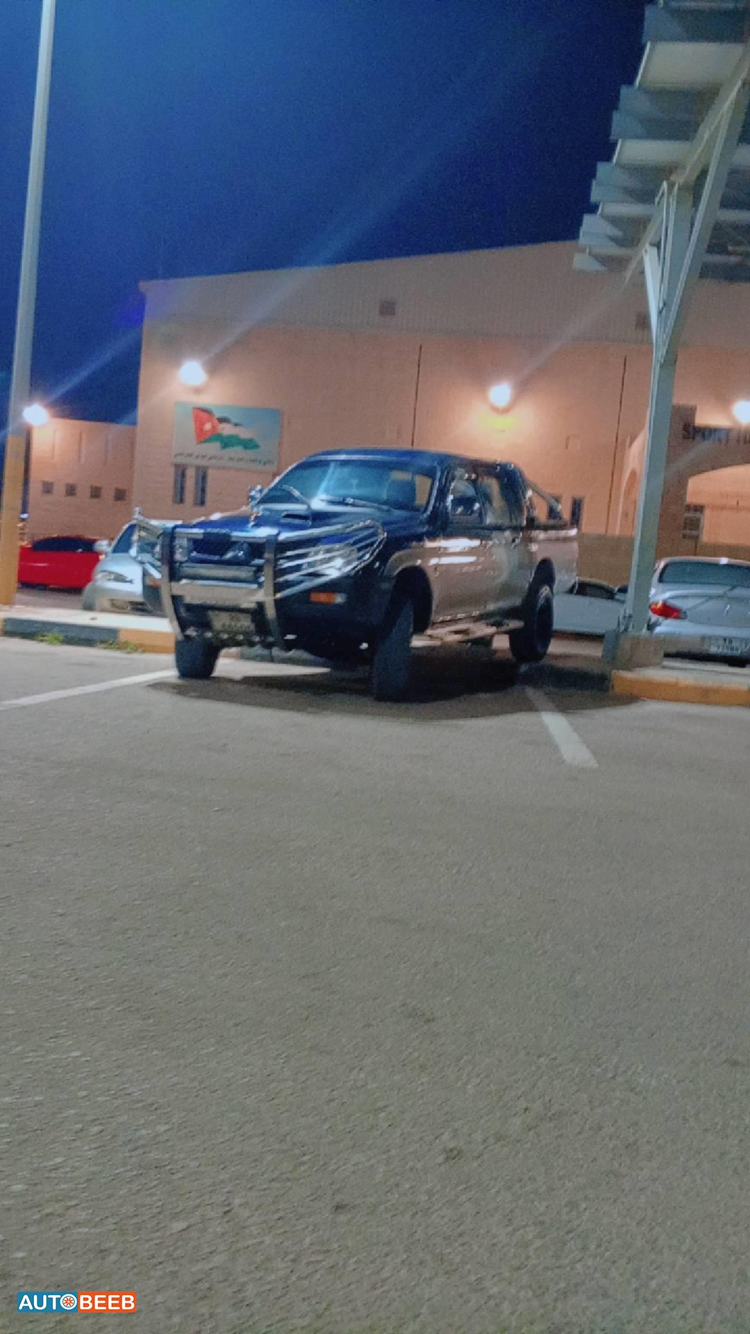 Mitsubishi L200 2005