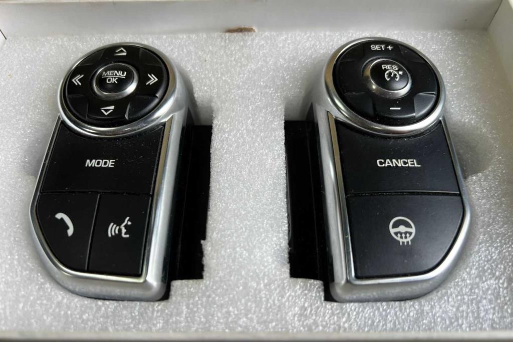 Range Rover Sport 2015-2016 Steering wheel switch condition good and n