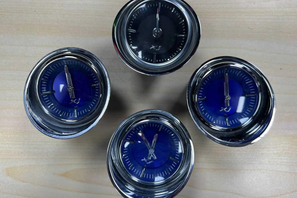 غرفة القيادة تابلوه جاكوار XJ