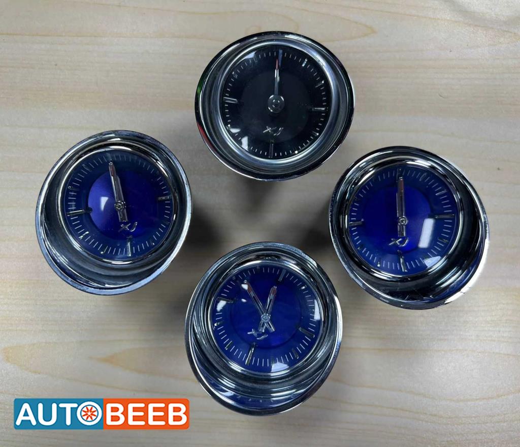 غرفة القيادة تابلوه جاكوار XJ