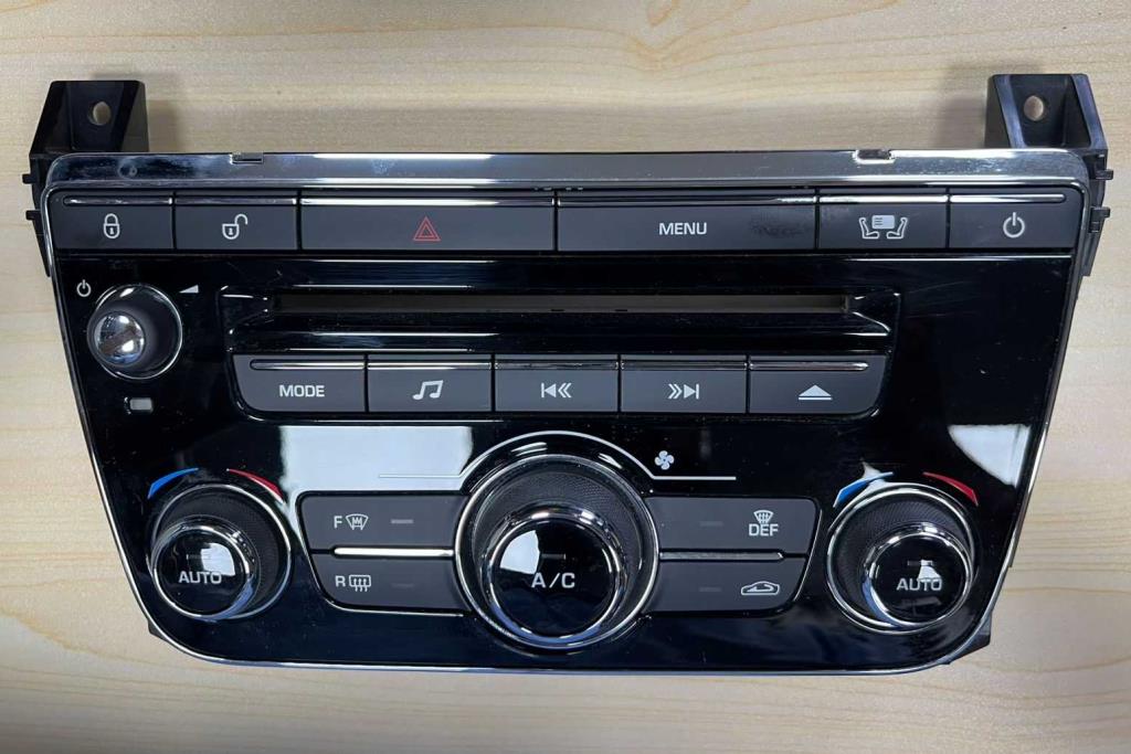 غرفة القيادة تابلوه جاكوار XJL