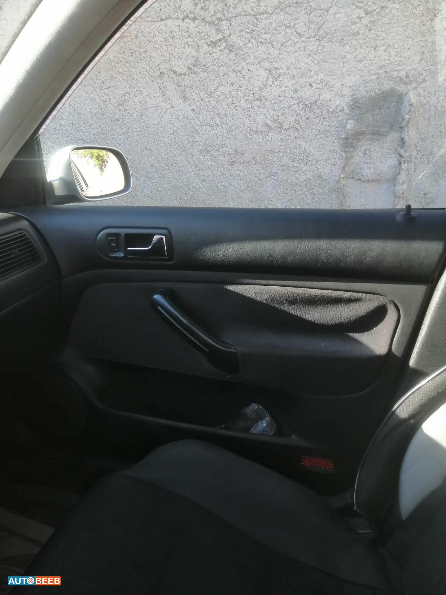 Volkswagen Golf MK 2004