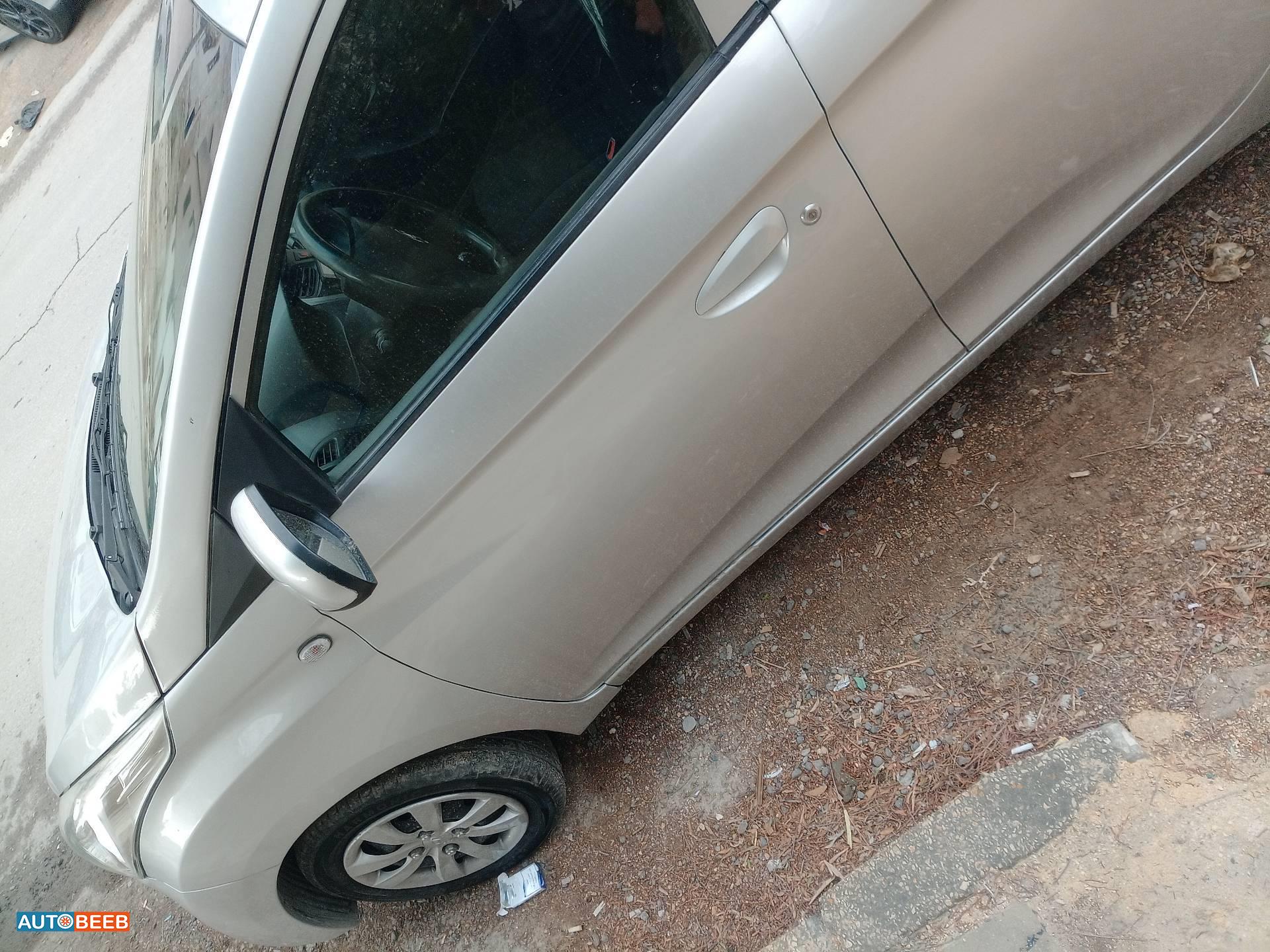 هيونداي i10 2013