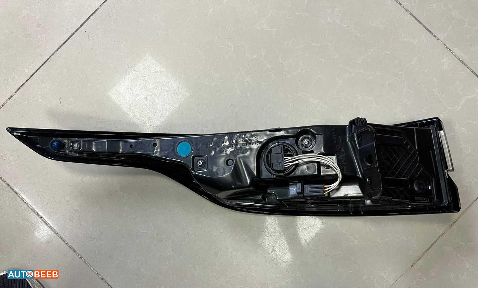 Range Rover Velar Rear Right Stoplight original and genuine avilable 