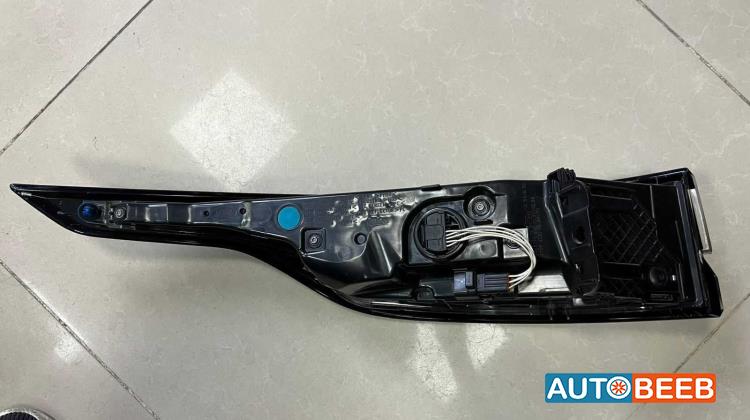 Range Rover Velar Rear Right Stoplight original and genuine avilable 