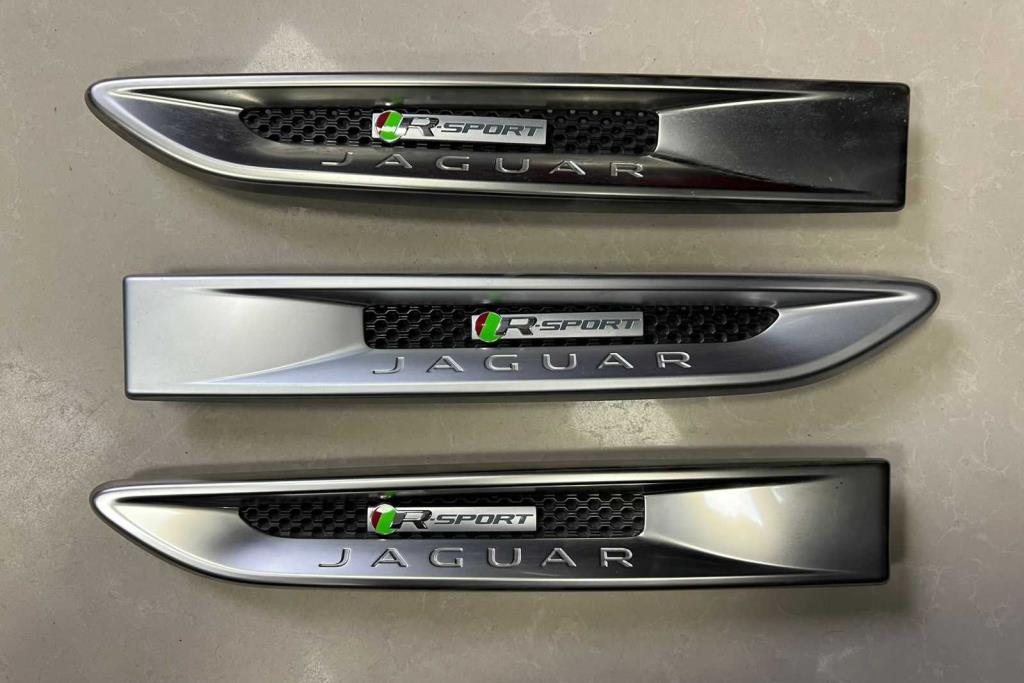 بودي الشعار جاكوار XF