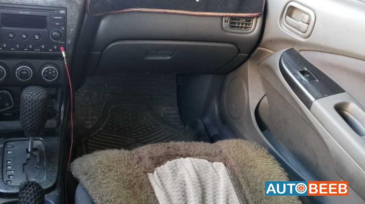 نيسان صني 2011