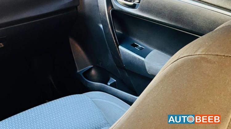 تويوتا كورولا 2016