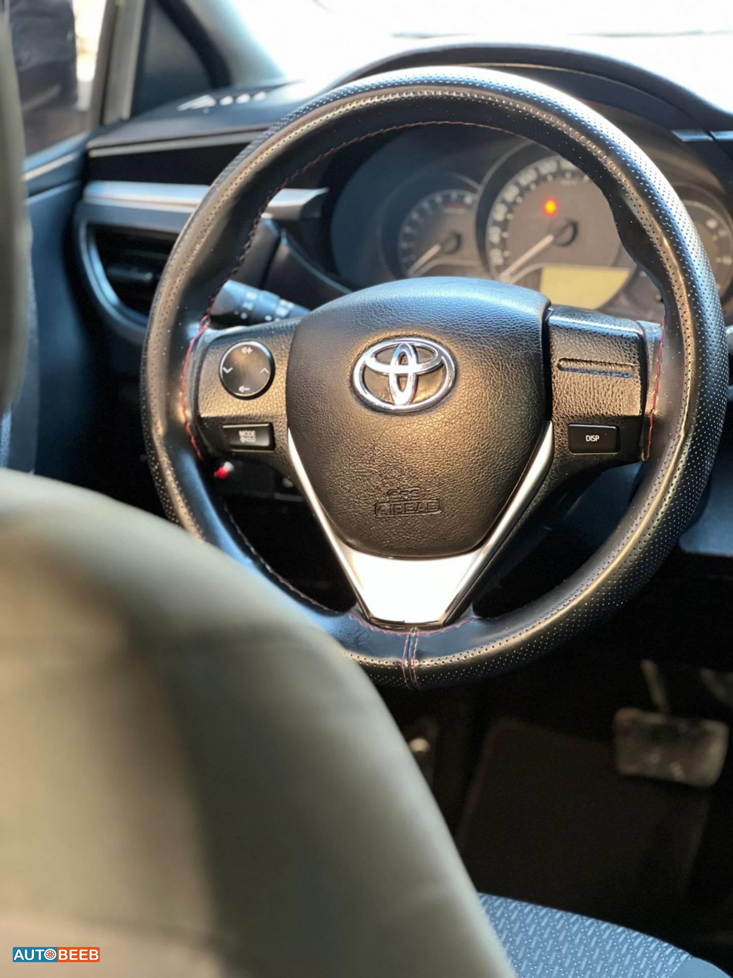 تويوتا كورولا 2016