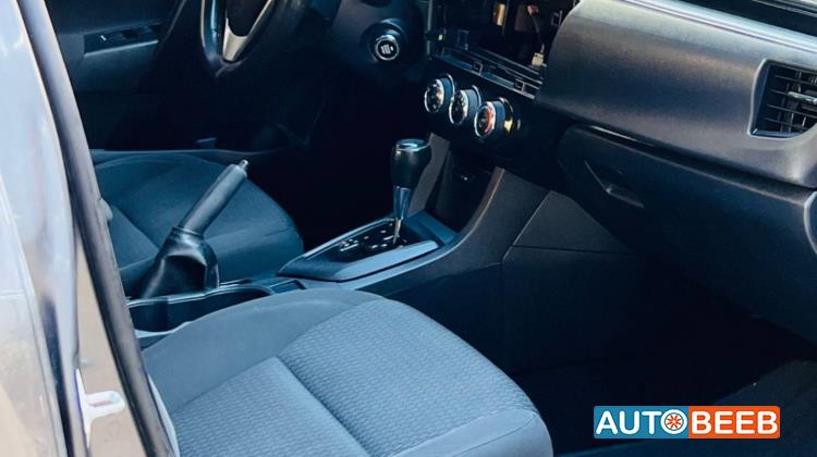 تويوتا كورولا 2016