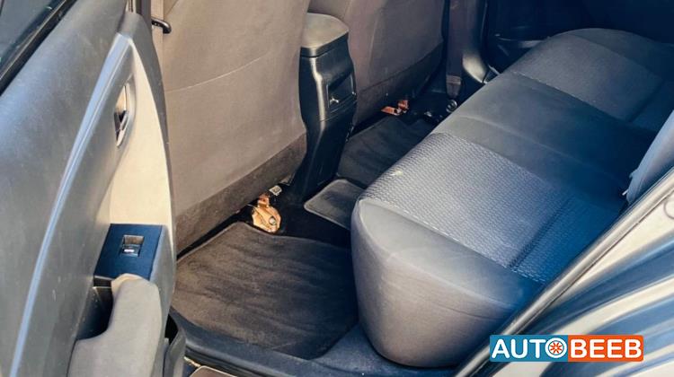 تويوتا كورولا 2016