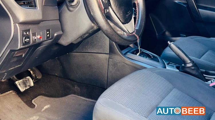 تويوتا كورولا 2016