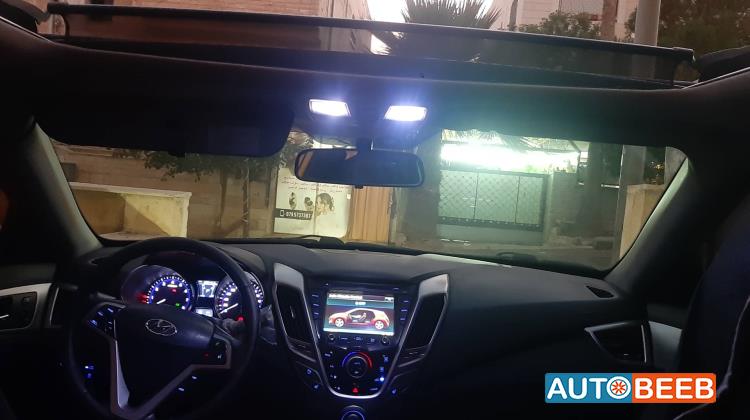 Hyundai Veloster 2012