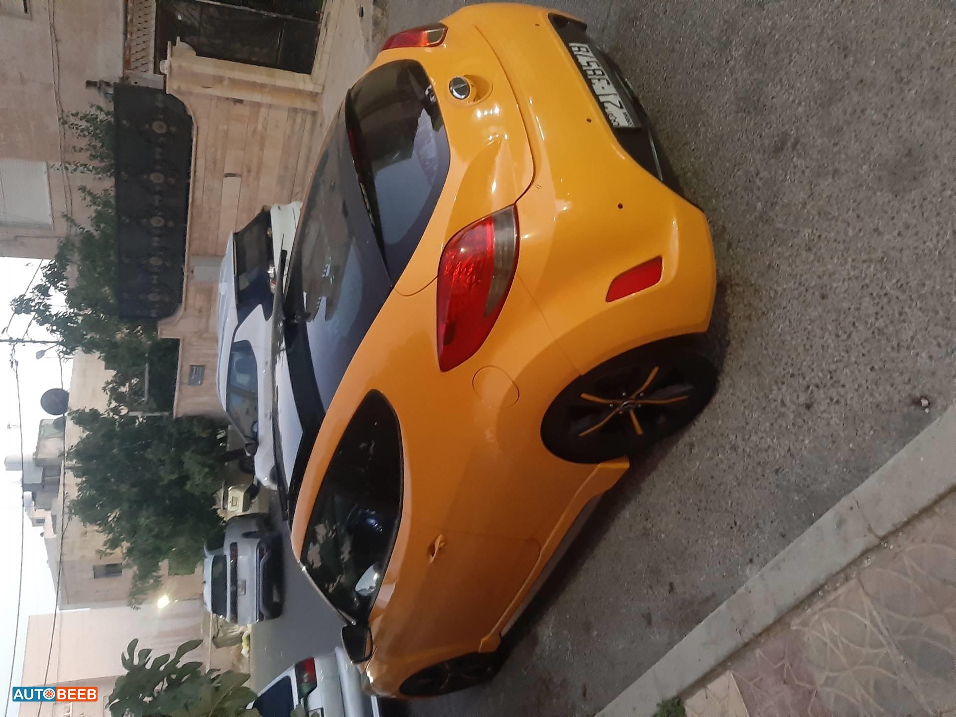 Hyundai Veloster 2012