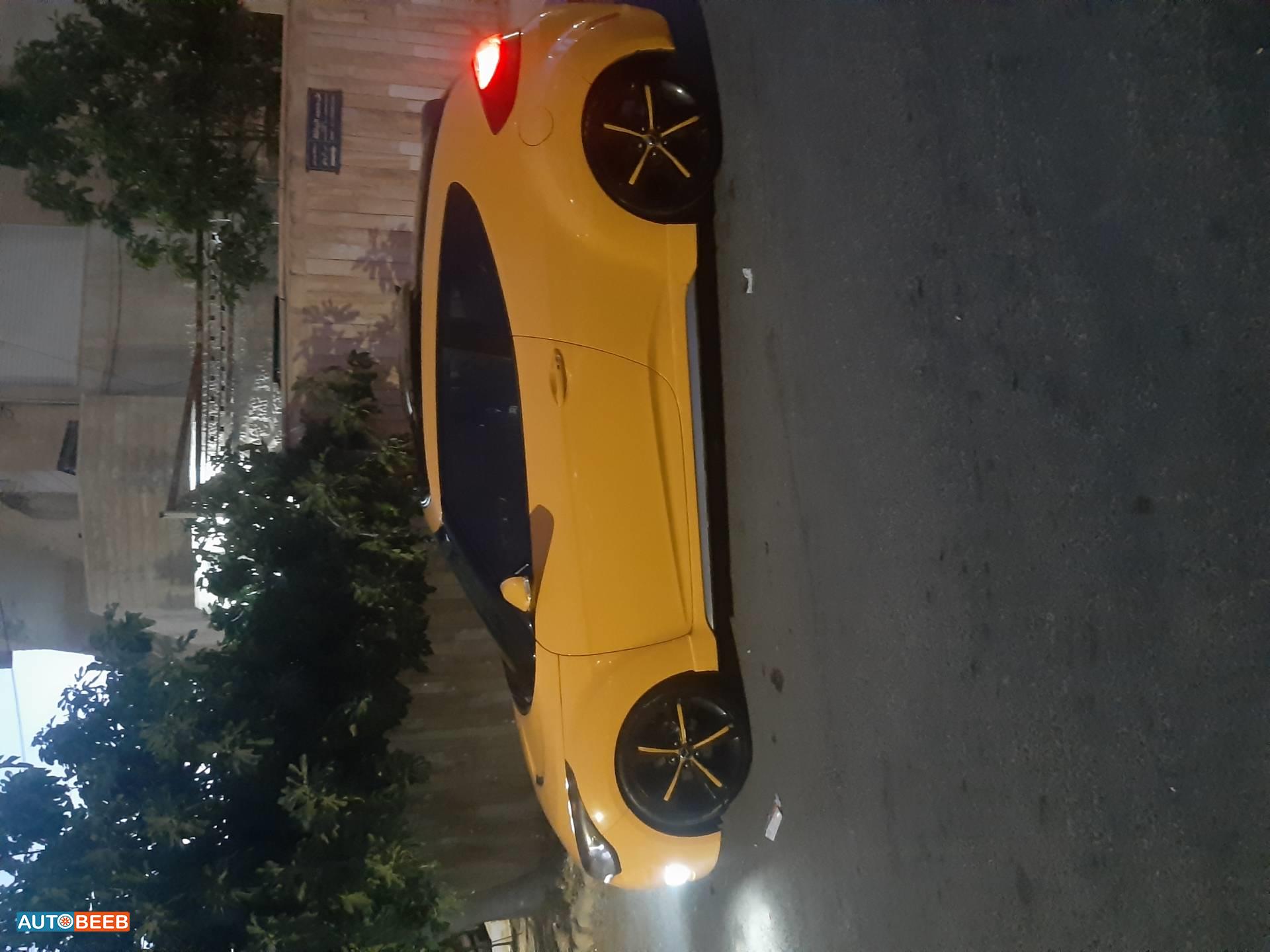 Hyundai Veloster 2012