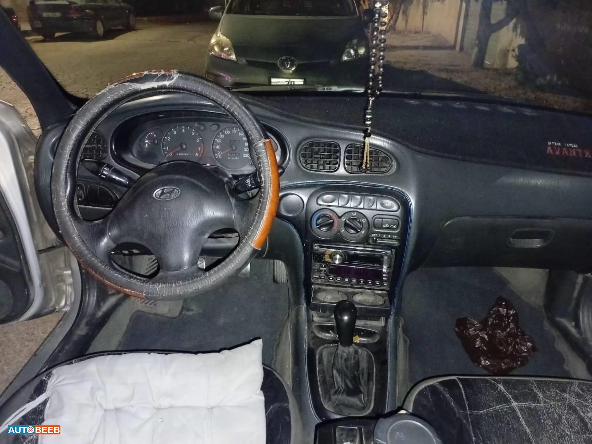 هيونداي افانتي 1995