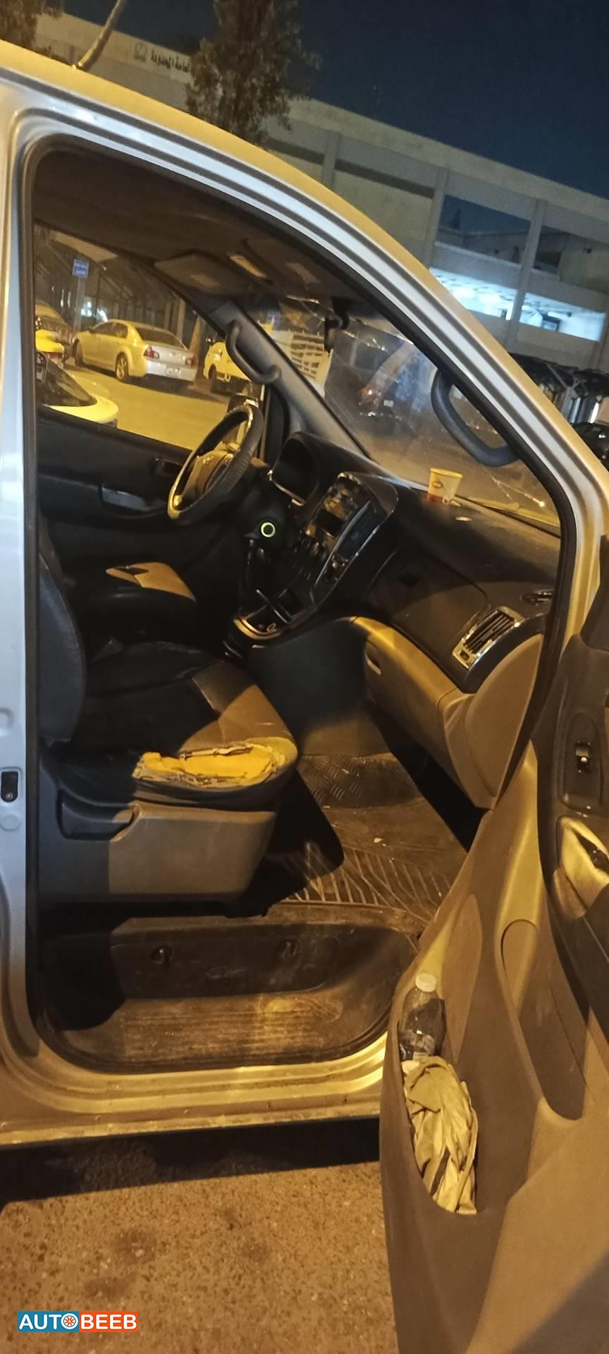 ميني باص هيونداي 2008