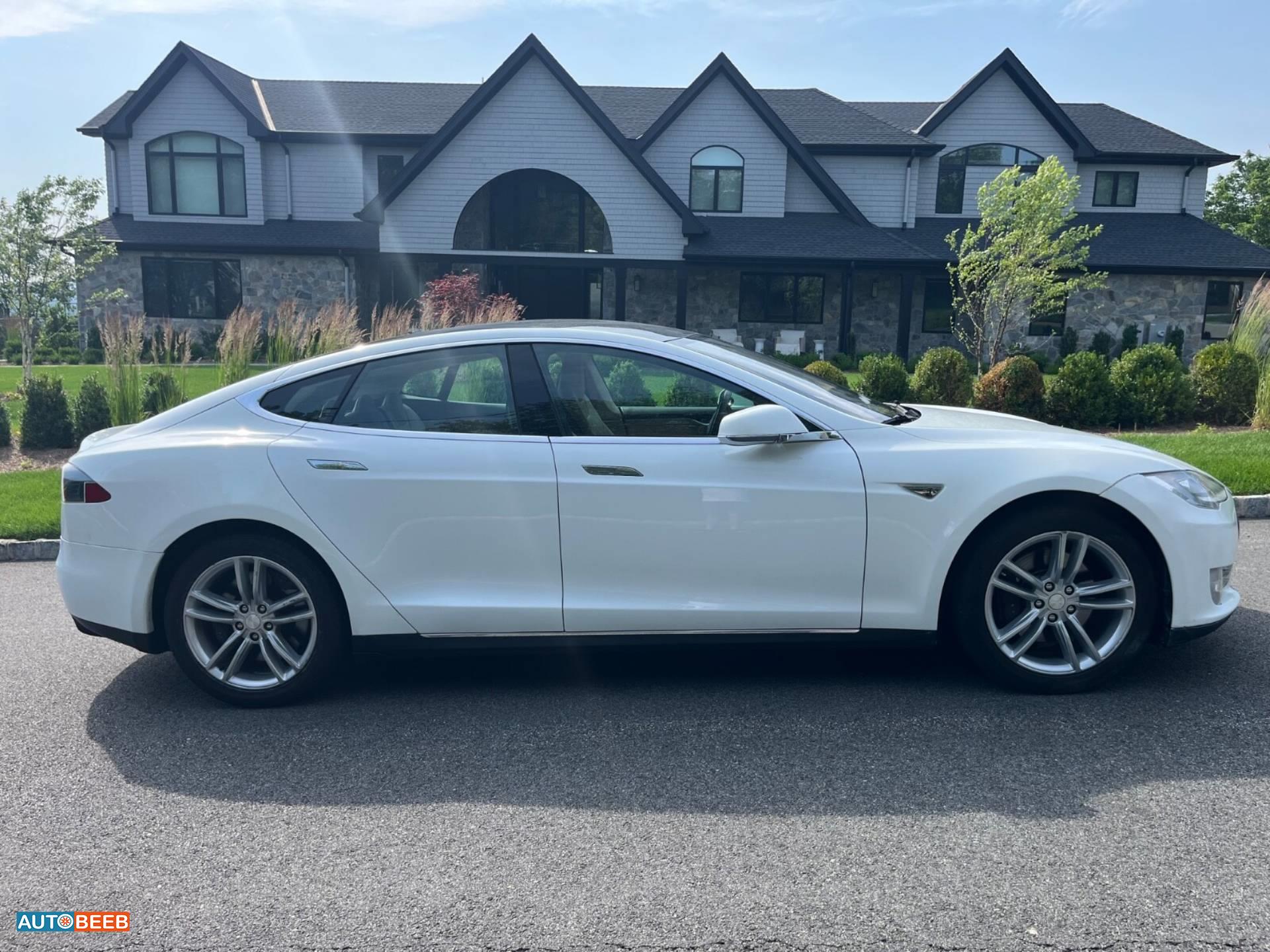 Tesla S 2014