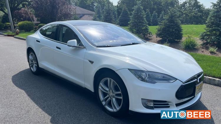 Tesla S 2014