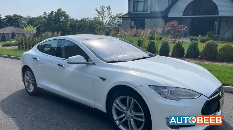 Tesla S 2014