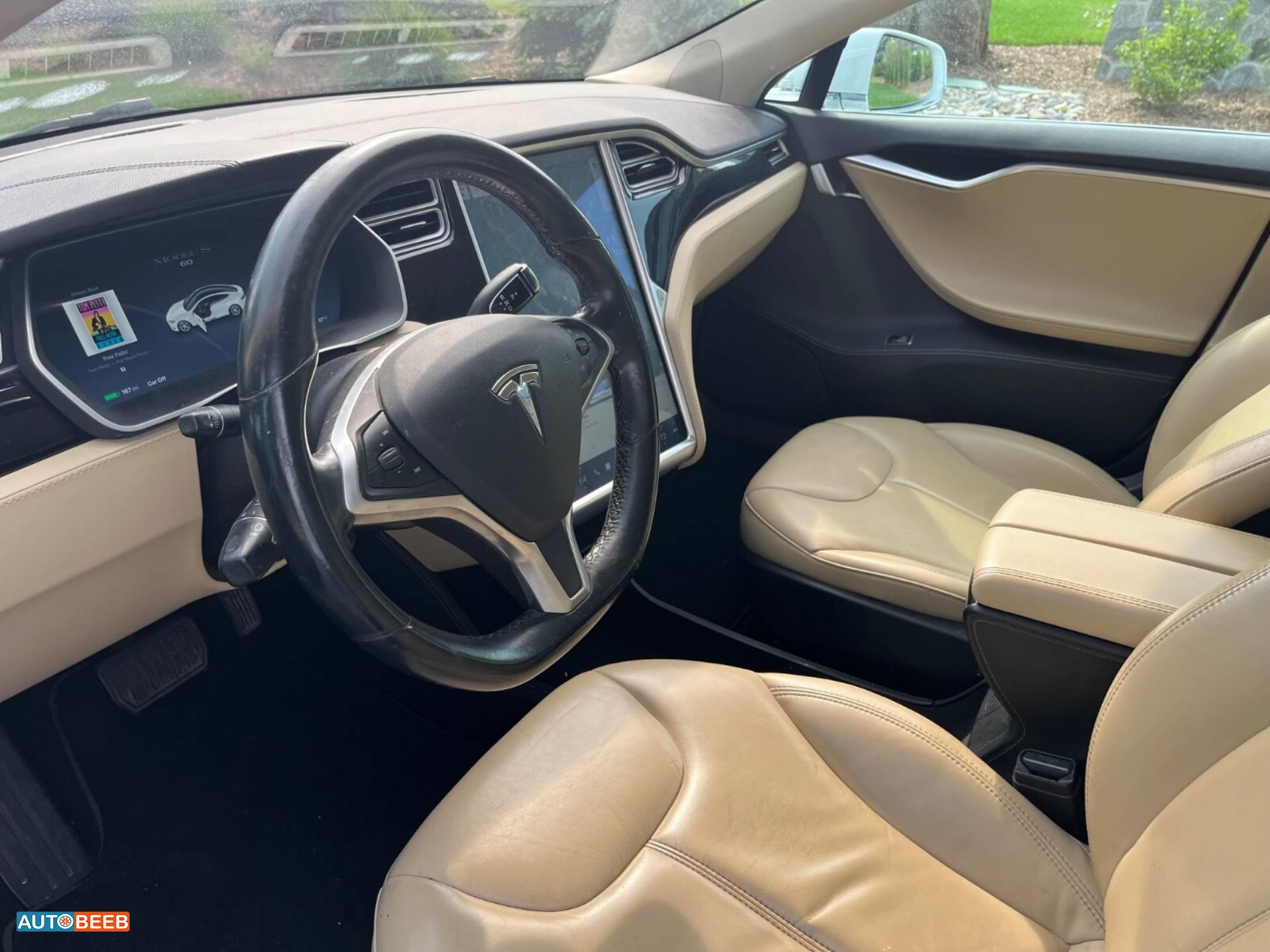 Tesla S 2014