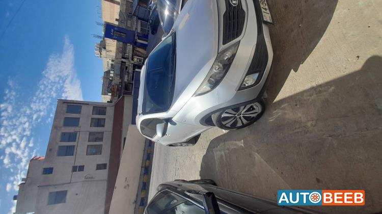 كيا سبورتاج 2012