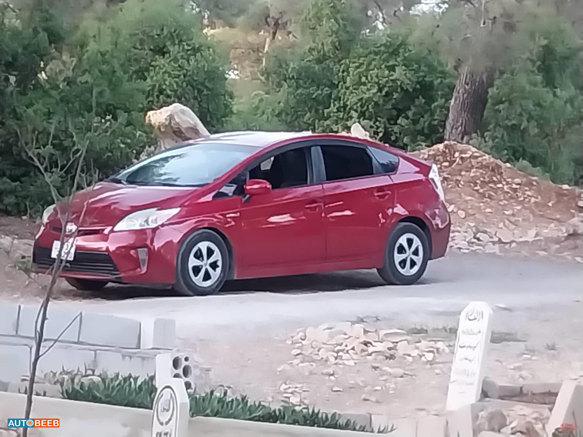 تويوتا بريوس 2015