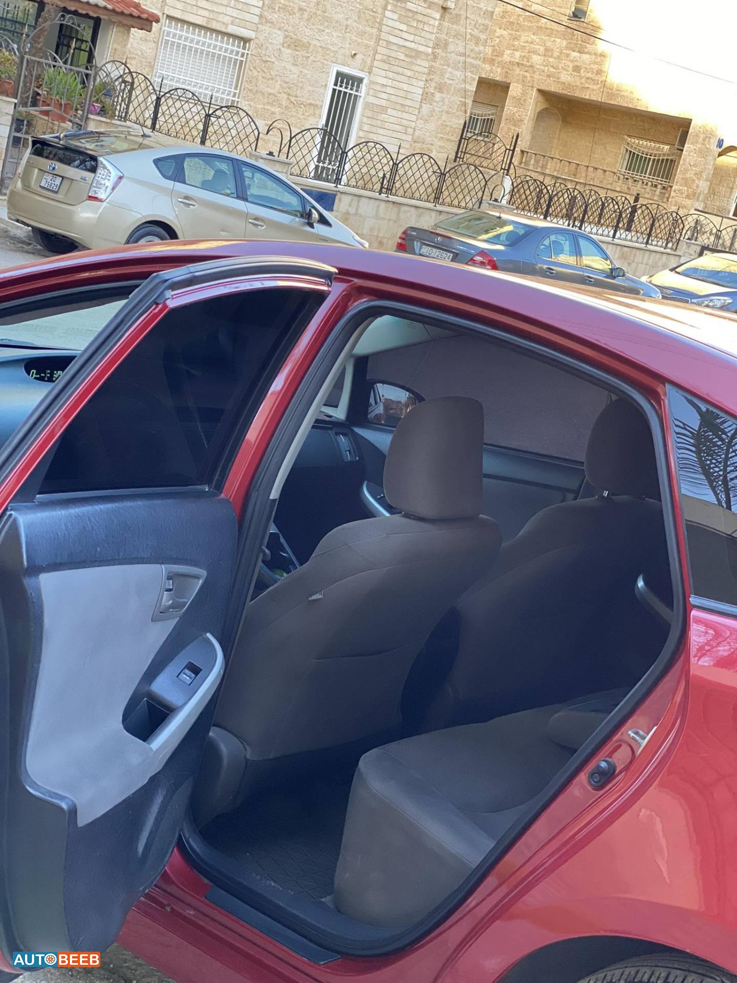 تويوتا بريوس 2015