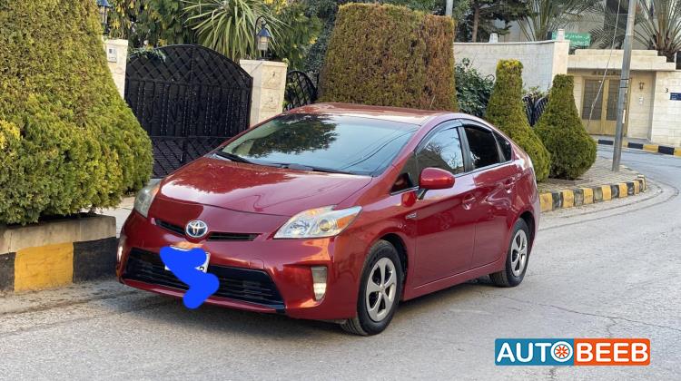 تويوتا بريوس 2015