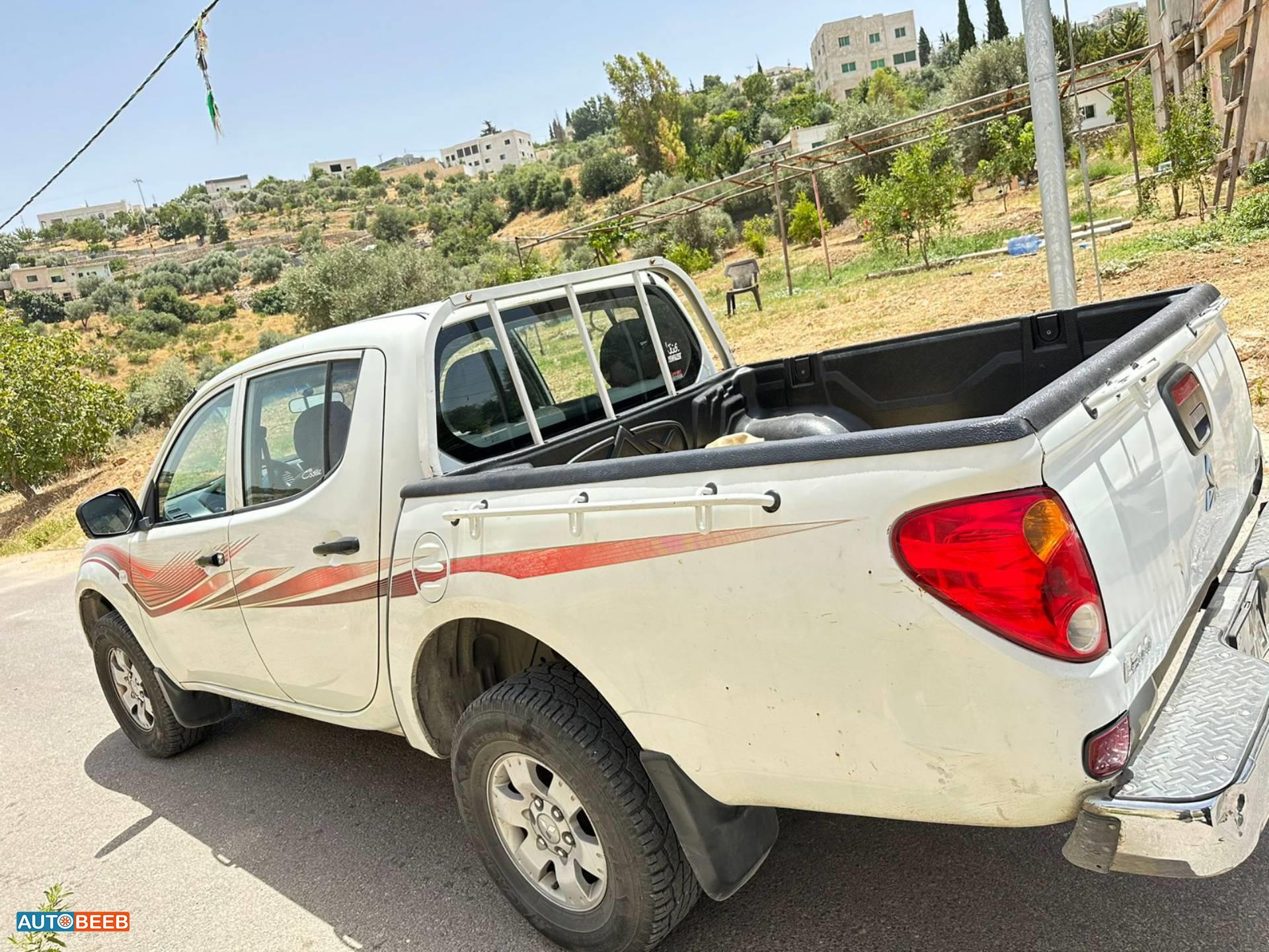 Mitsubishi L200 2011