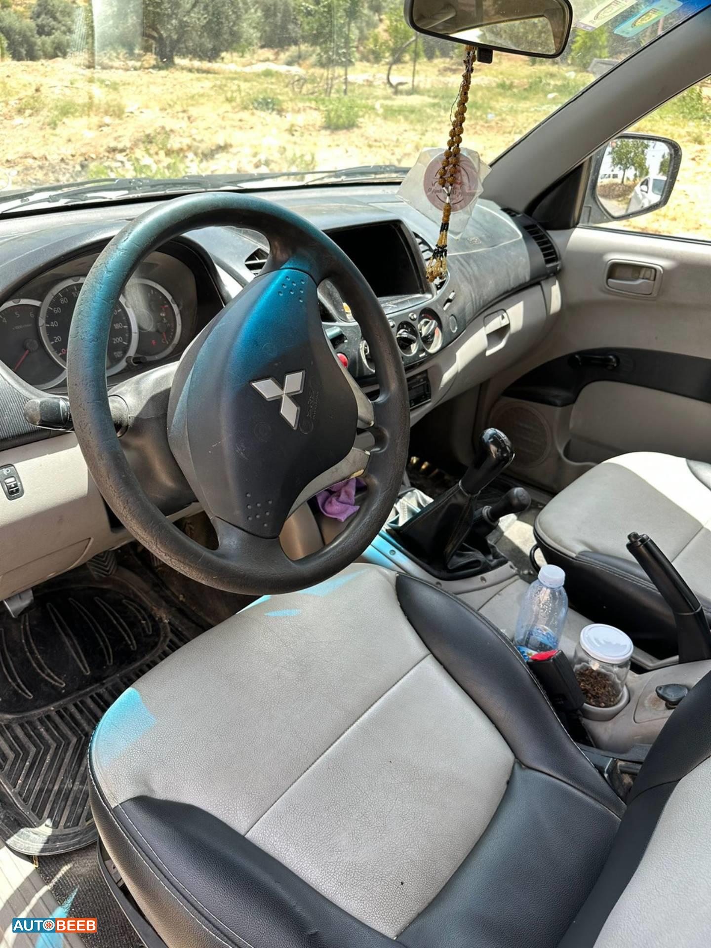 Mitsubishi L200 2011