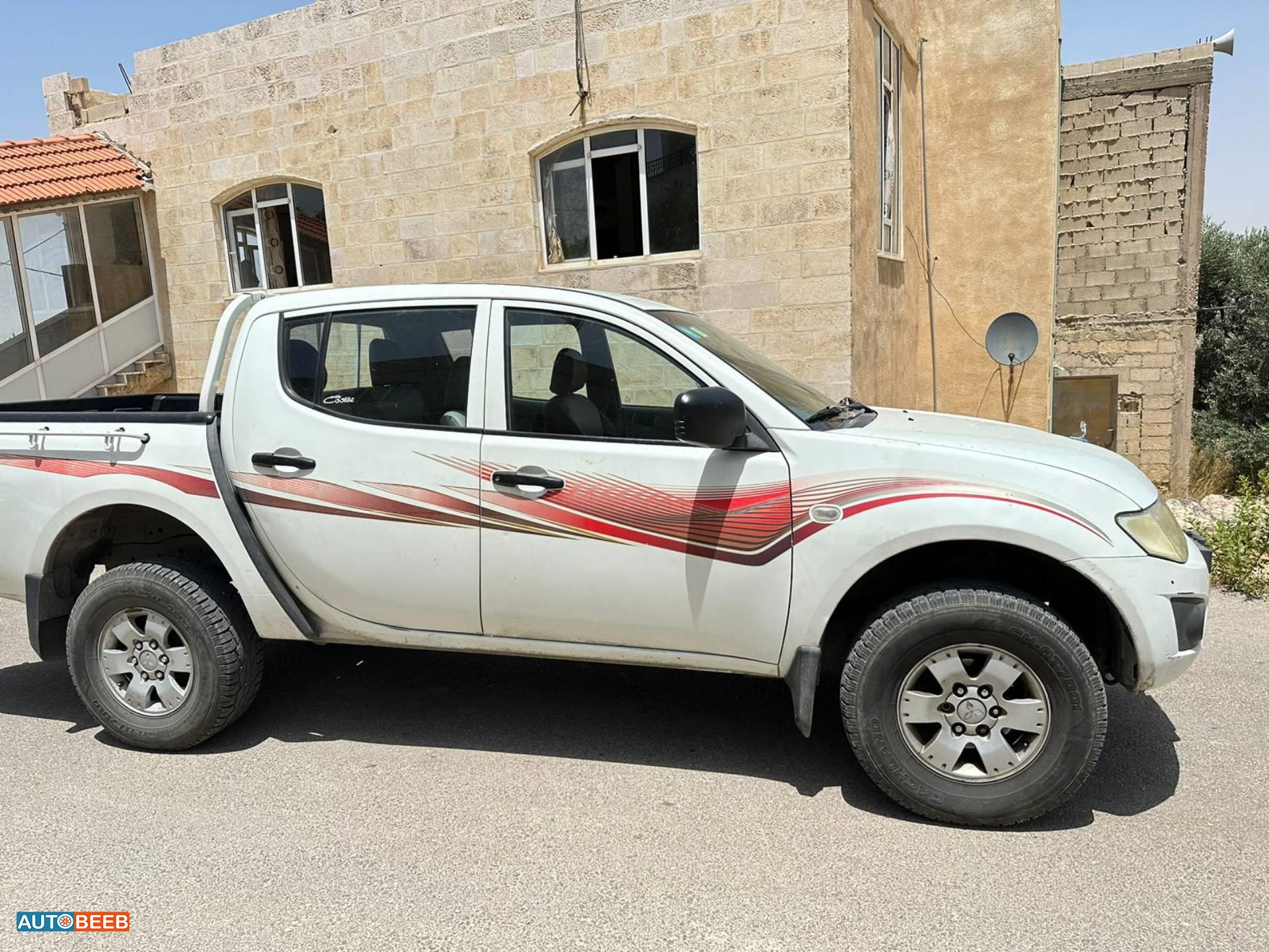 Mitsubishi L200 2011