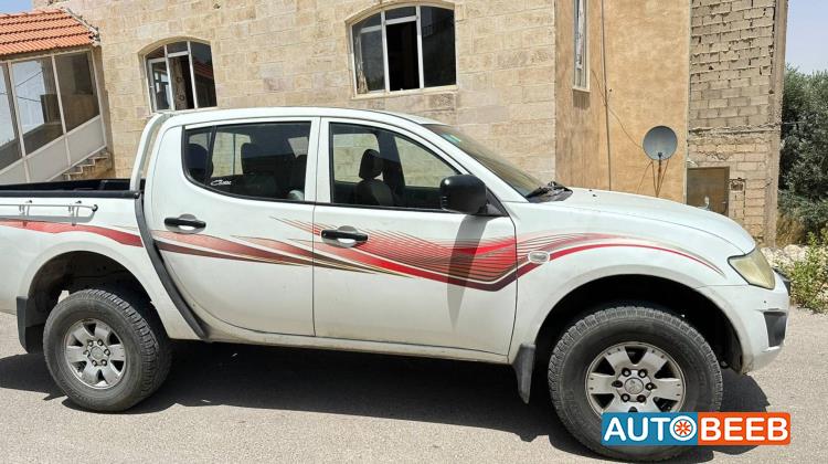 Mitsubishi L200 2011