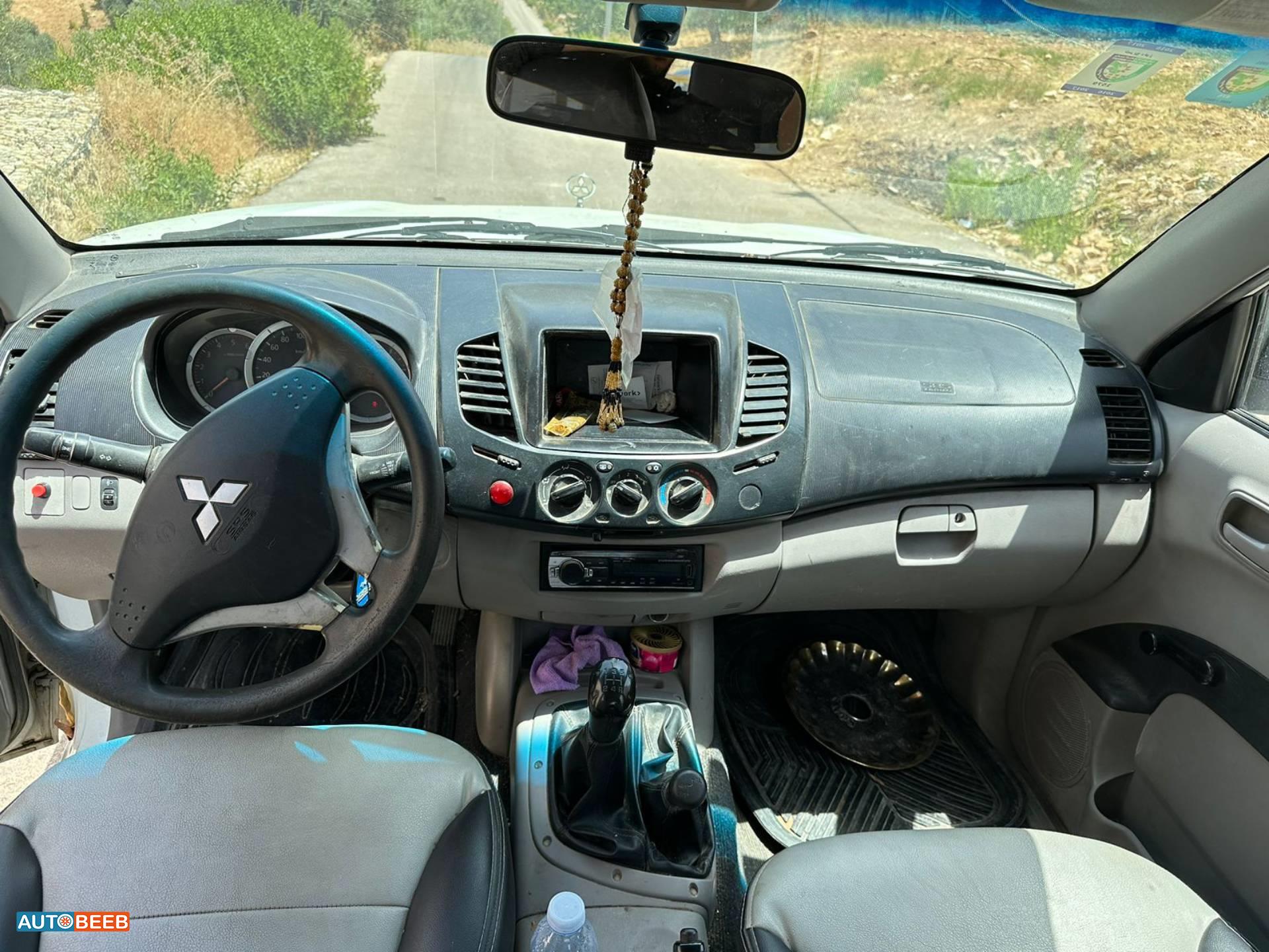 Mitsubishi L200 2011