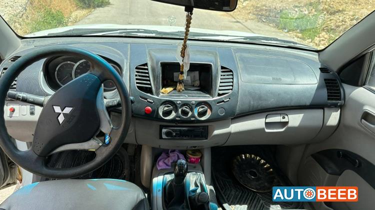 Mitsubishi L200 2011