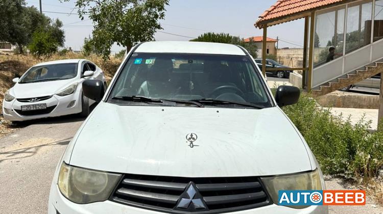 Mitsubishi L200 2011