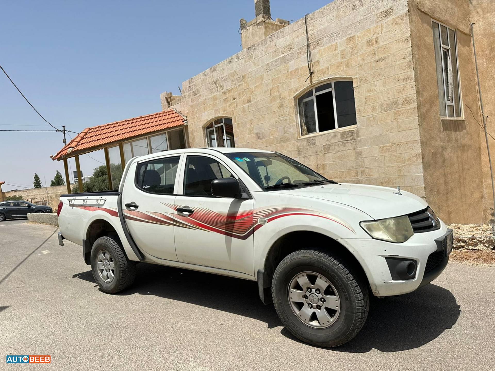 Mitsubishi L200 2011