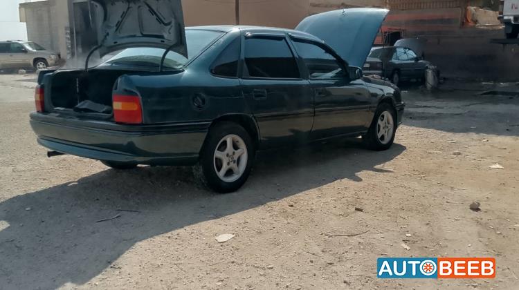 اوبل فيكترا 1994