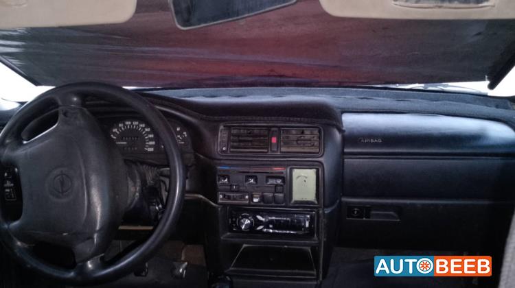 اوبل فيكترا 1994