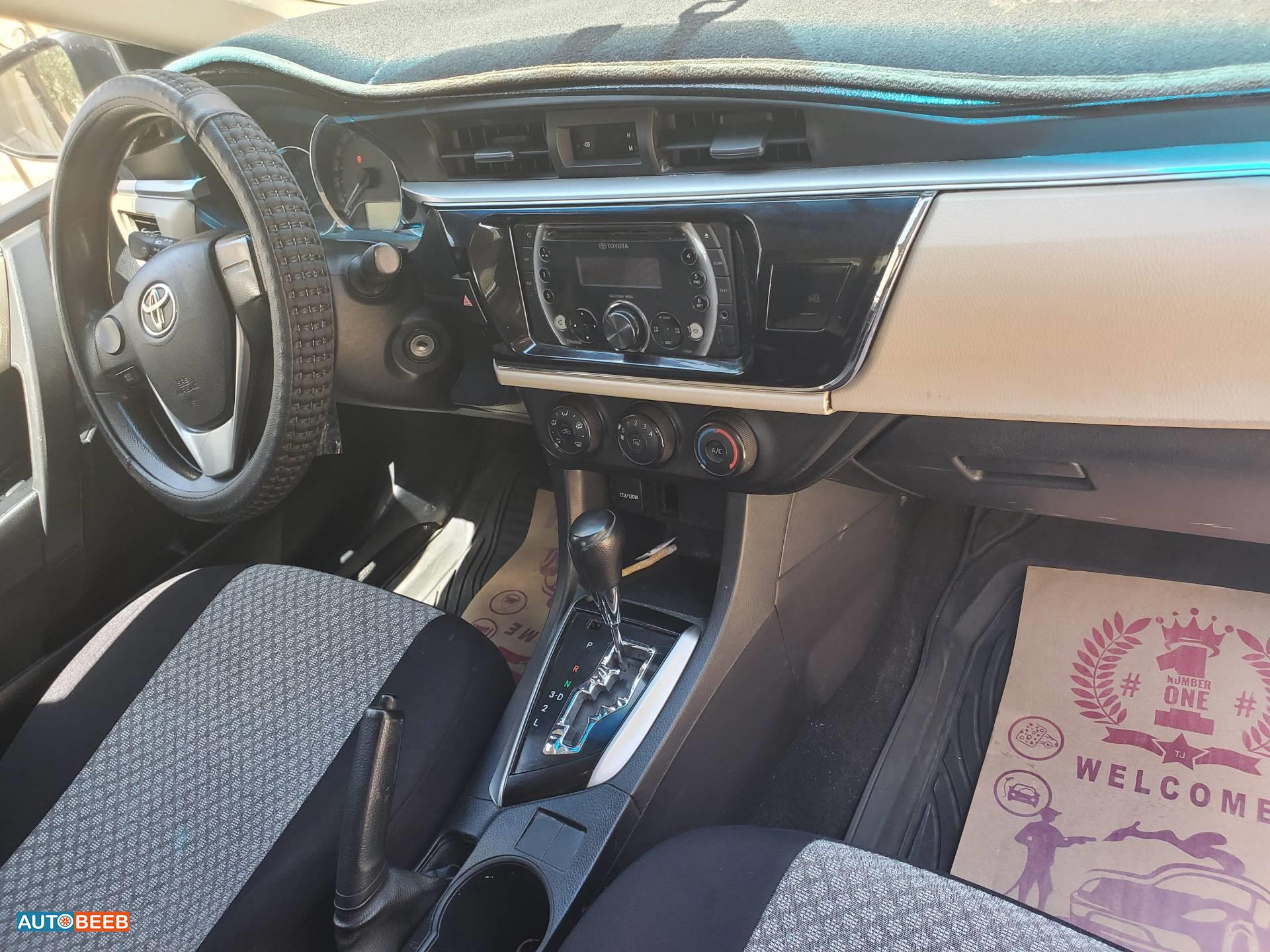 تويوتا كورولا 2015