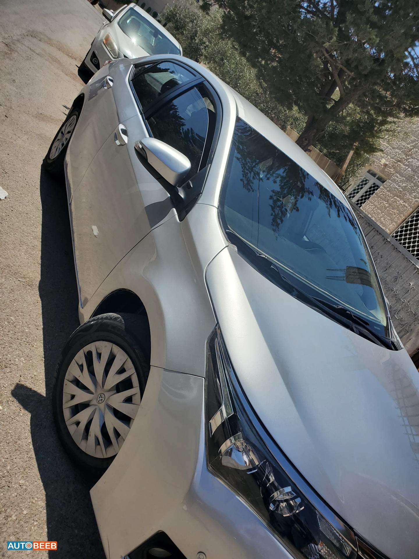 تويوتا كورولا 2015