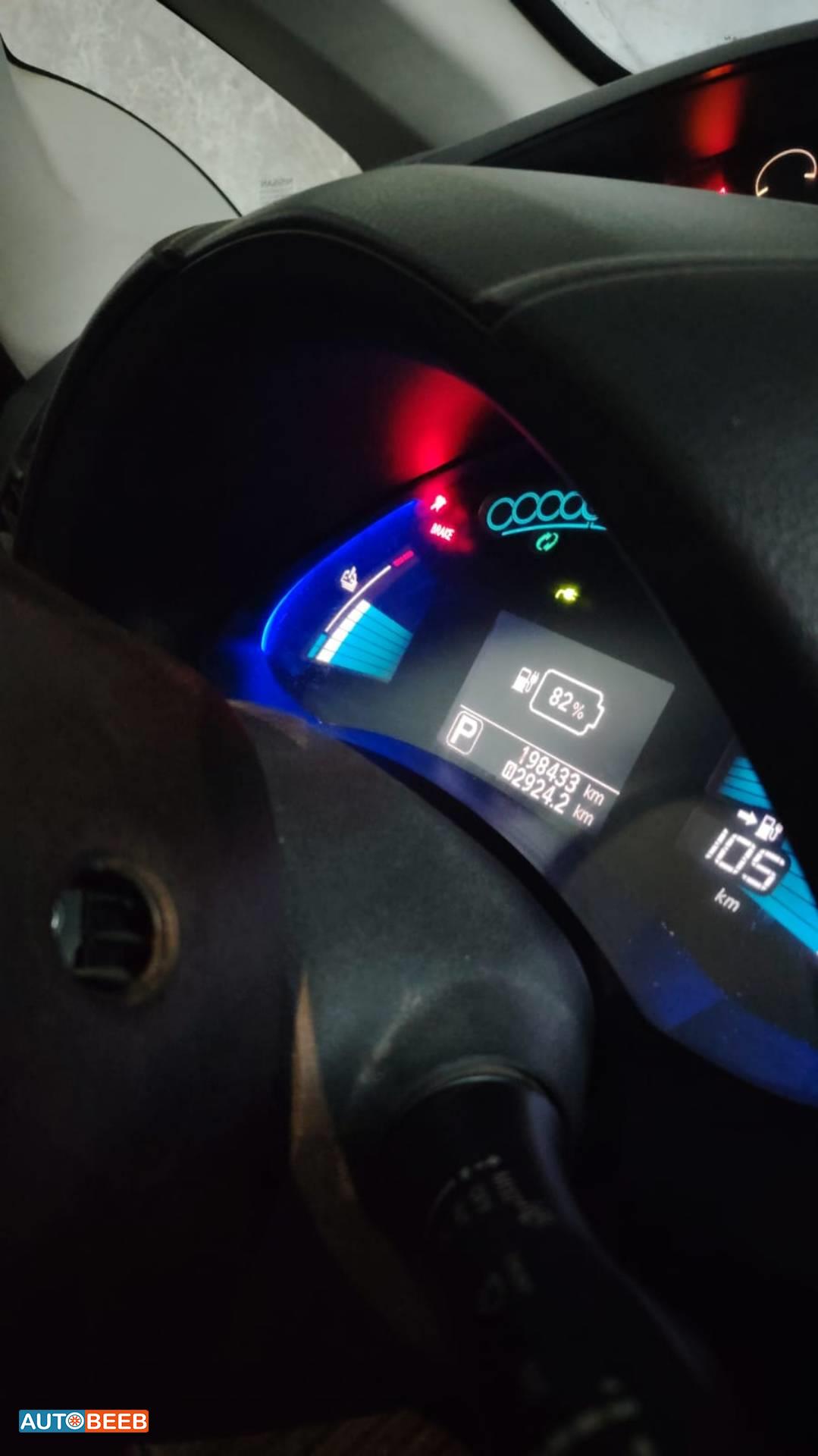 نيسان ليف 2017