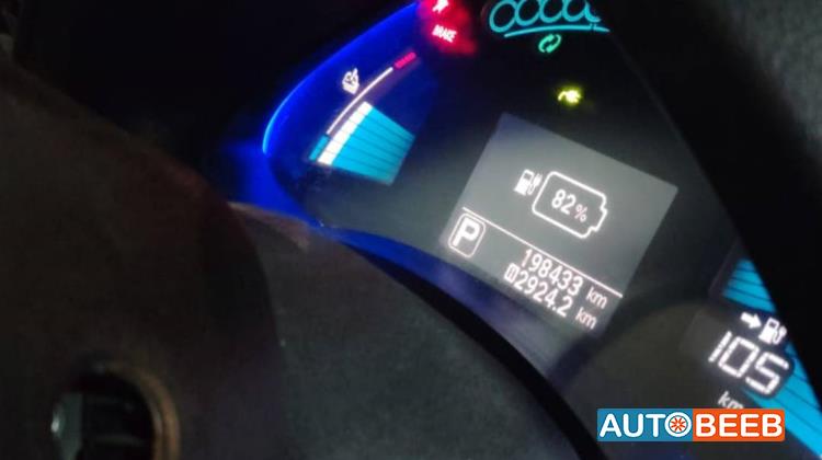 نيسان ليف 2017